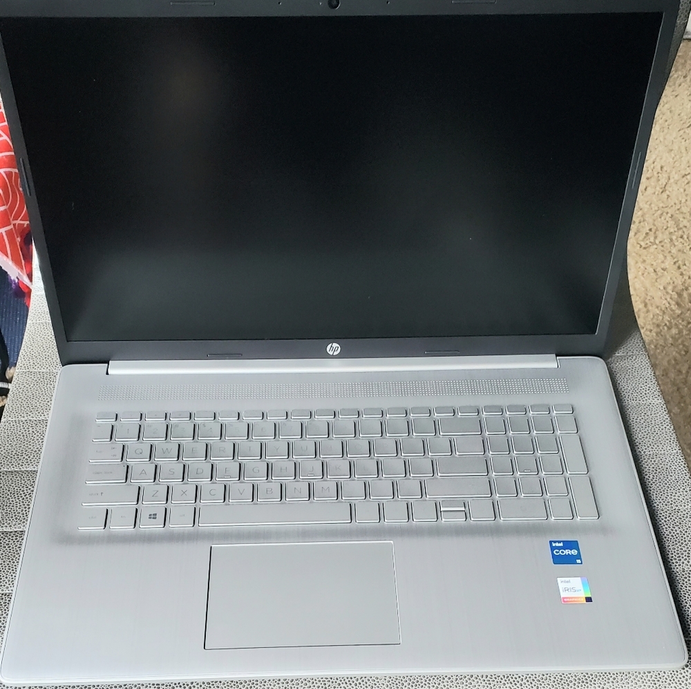 HP 17-cn0275st 17.3" Laptop, Intel Core i5-11235G7 8GB Ram 512GB SSD 11th Gen